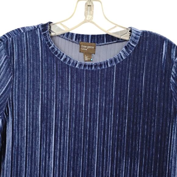 Free Press Clothing Plisse Blouse Size Small Deep Blue Short Sleeve Pullover - Picture 4 of 9